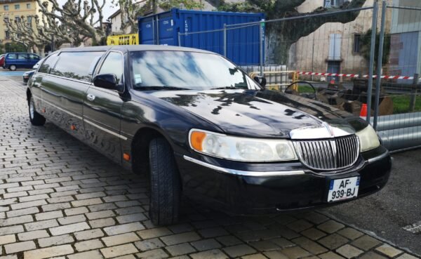 Lincoln Stretch Limo